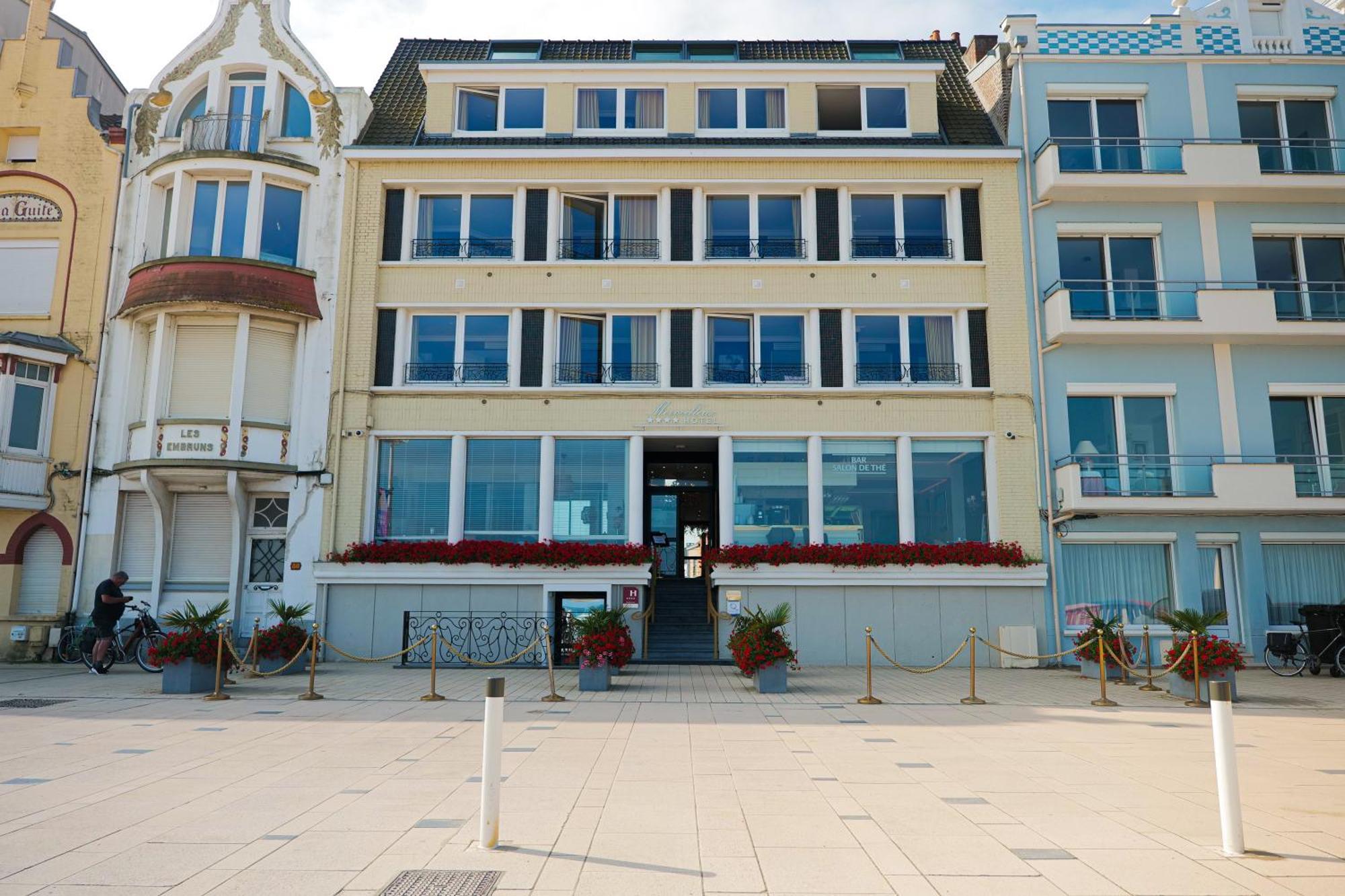 Hotel Merveilleux Cote Mer Dunkirk Exterior photo